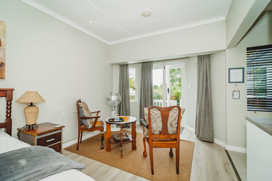 6 Bedroom Property for Sale in Heatherlands Western Cape